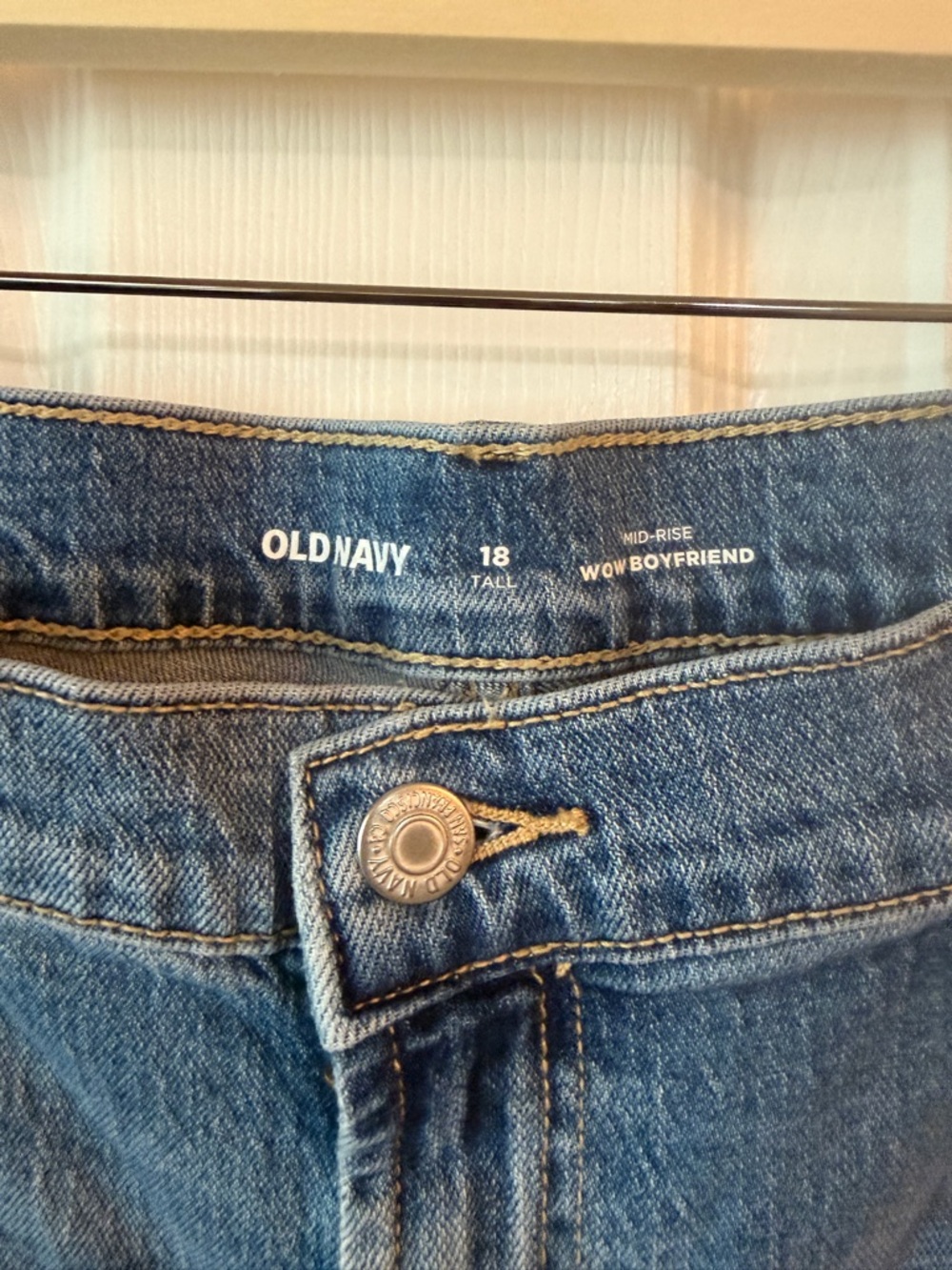 Old Navy Women Boyfriend Jeans - Medium Blue Denim 18 Tall NWOT - Picture 3 of 4